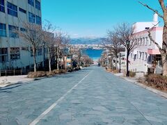 函館元町・八幡坂

素敵な眺めの坂。ウェディングフォト撮ってる人もいた。