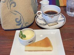 自家焙煎珈琲 ヒロコーヒー
https://www.hirocoffee.co.jp/shop/shop_daimaru.html

会場でもらった『QUEEN TIMES』を眺めながらお茶しました。
