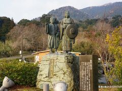 07:30　安寿と厨子王像 京都府宮津市石浦
周りが空地（駐車場？）で、車が停めやすい場所にある銅像です。

