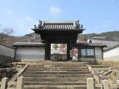 法宣寺・１３５８年、日蓮宗の高僧、大覚大僧正が鞆の浦に上陸し、法華堂を建立したのが法宣寺のはじまりで、西国法華引導最初の道場として、中国地方布教の拠点となりました。