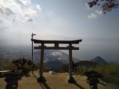次は、天空の鳥居「高屋神社」へ。
神秘的な景色で感動的でした。