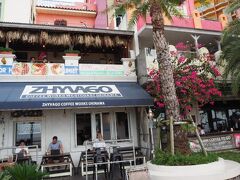 気になっていた「ジバゴコーヒー」に入ります