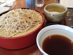 中央市内の「蕎麦遊膳初花本店」でとろろそば。