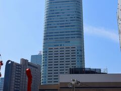 右側は『アークヒルズ仙石山森タワー』
https://www.arkhills.com/floor_map/sengokuyama.htmlこちらは仙石山森タワー。