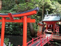 川上神社。この後訪れる枚聞神社の摂社です。