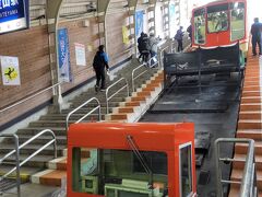 立山駅に到着です。

富山行きの電車への乗り換え時間があまりないので、
急いで乗り換えました。
(なので、立山駅の写真がないという…)