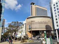 ●三ノ宮

駅近くの神戸国際会館。
震災で倒壊した為、新しく建て替えられました。
しばらくライブに行けてませんが、ここの会館、木目調で温かみがあり、とっても見やすくて好きな会場です。駅からのアクセスも抜群です。