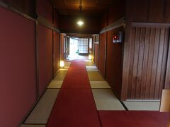 薩摩の迎賓館としても使用されたゴージャスな御殿の中を観光します。