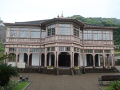 鹿児島紡績所技師館(異人館)にやってきました。
島津家第29代当主忠義が日本初の洋式紡績工場を作った際に招いたイギリス人技師の宿舎です。