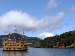 元箱根からの眺望。絵葉書みたいですね。富士山と芦ノ湖の組み合わせはこの辺りが一番綺麗に見えるみたいですね。