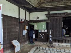 常陸産のそばを食べたかったのですが
土曜日ということもあり
開店前から行列ができていました。
諦めて駅周辺で昼食を取ります。