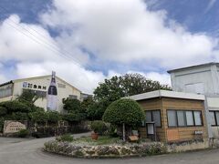 レンタカーで宮古島に来ました。
スーパーで買った紙パック入りの泡盛で、宮古島の製造だった多良川酒造を訪問。