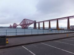 フォースブリッジ鉄道橋 (Forth Bridge)

1890年に完成したカンチレバー方式の鉄道橋で世界遺産になっています。