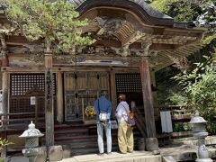 メインストリートから外れて如意輪寺へと来ました。