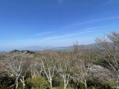 金峯神社から下へ降ります。こちらは高城山展望台からの眺め。