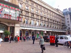 アンバ ホテル チャリング クロス (The Clermont Hotel, Charing Cross)
チャリング・クロス駅の隣にあるホテルです。