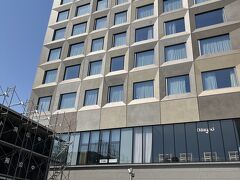 sequence MIYASIHITA PARKを外から見たところ。ミヤシタパークの北の端にありました。