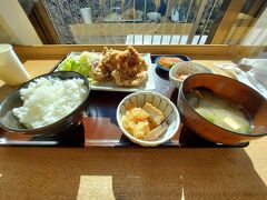 【道の駅みかわ】
唐揚げ定食880円 白飯が美味かった
あまごの塩焼きを食べたかったんですが
季節的に無いとの事でした

次なる目的地 「海の見える駅」に向かいます