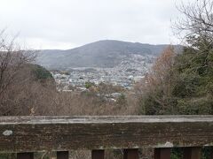 生駒山を望む展望広場