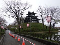 高田城址公園のシンボル・高田城三重櫓です。