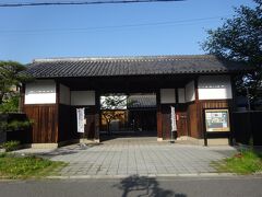 櫻正宗記念館（入口）「正宗」とは仏教の経典「臨済正宗」に由来し、「正宗」が「清酒」と語音が通じる事より１８４０年に「正宗」と名付けられた。「櫻正宗」は「正宗の元祖」だそうです。