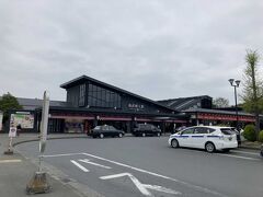 西武秩父駅に戻ってきました
駅、お土産、フードコート、温泉の複合施設です