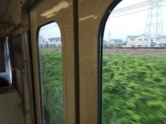 豊橋駅から名鉄に乗って出発します。車窓風景です。