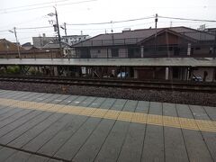 東岡崎で普通列車に乗り換え、岡崎公園前で下車します。