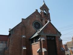 赤レンガの教会・弘前昇天教会。
イギリス国教会系の教会です。

中に入りたかったのですが、「コロナ」の関係で閉まっていました。
信者向けの日曜日のミサだけやってるようでした。