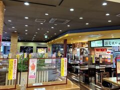 福山サービスエリアフードコート

こちらも朝早かったのでまだ空いていますがちらほらとお食事されているかたがいらっしゃいました。