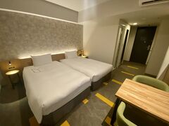 ホテルは東急ステイ札幌大通り。
おぉ！広い！

ちなみにホテルズドットコムの10泊すると1泊無料になるサービスを使ってるので、今回の支払額は500円。
