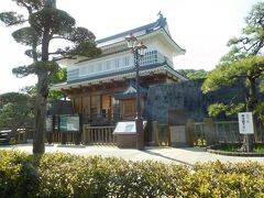 「鶴丸城跡」
5年前に訪れた時は何もなかった場所に、立派な御楼門が再建されていて驚きました。