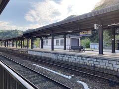 津和野駅から湯田温泉駅を目指します。1時間半の長旅です。