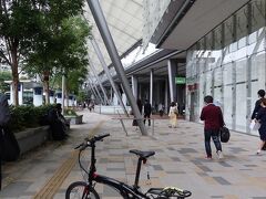 8:23頃、東京駅に到着。

八重洲側からサイクリングスタート。
