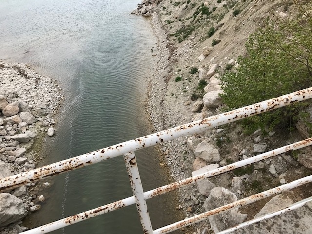 イェシル島 へ向かって歩く、<br />小さな橋があったのが島の証拠