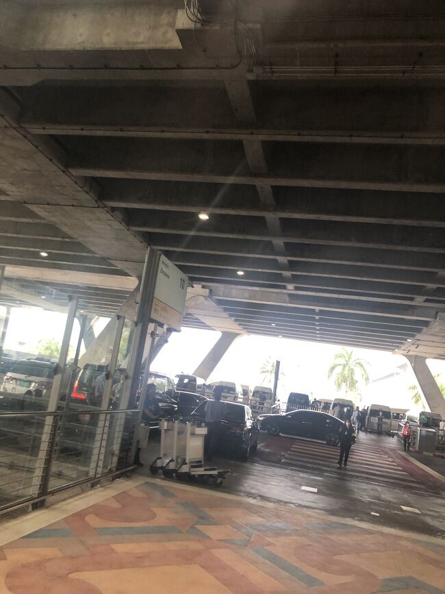 外に出て一服。