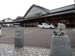 江府ICから米子道をさらに北上して、山陰道に合流。安来ICからやってきたのは安来駅。