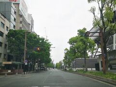 二日目の朝。ホテルチェックアウト後、久しぶりに日本の道100選の顕彰碑をゲットしに「久屋大通」へ向かう。