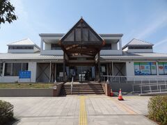 12:40
熊本市内桜町バスターミナルから路線バスで40分。
熊本港フェリーターミナルです。

では、中へ入りましょう。