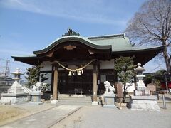=小浜神社=
小浜温泉の氏神様として、古くから信仰されています。
拝殿の天井には、たった一夜で仕上げたと言われている龍の絵がダイナミックに描かれています。