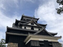 翌日は松江城へ。国宝。