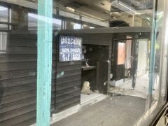 ■駅名標■ 15:48
播磨下里駅にて。大正時代の駅舎で、登録有形文化財にも登録されていますね。