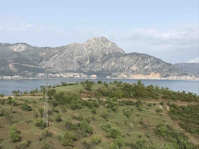 ２日目はトルコ人の友人の車でエイルディル湖を１周。