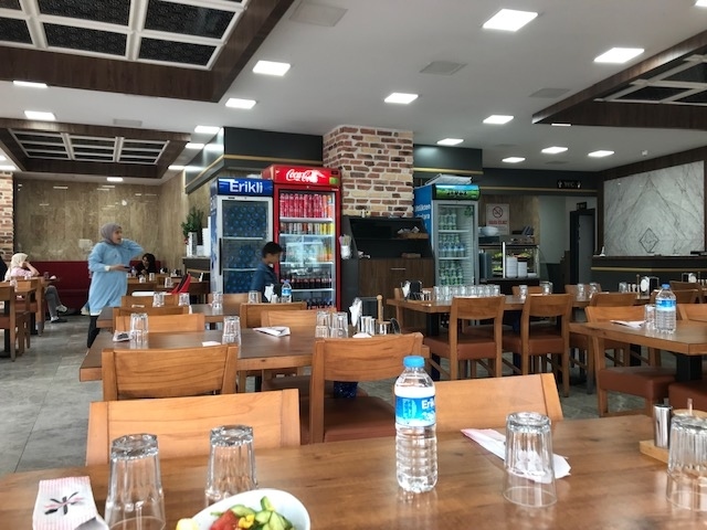 SÖNMEZ KEBAP<br />夕飯を食べたレストラン