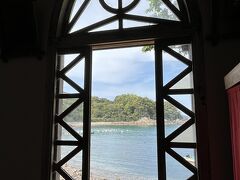 旧五輪教会は使用していないので中を見学できました。窓から海が見えて、ずっと見ていたい景色でした。