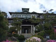 続いて、蒲郡クラシックホテルへ行きました。この日は、つつじまつりが開かれていました。