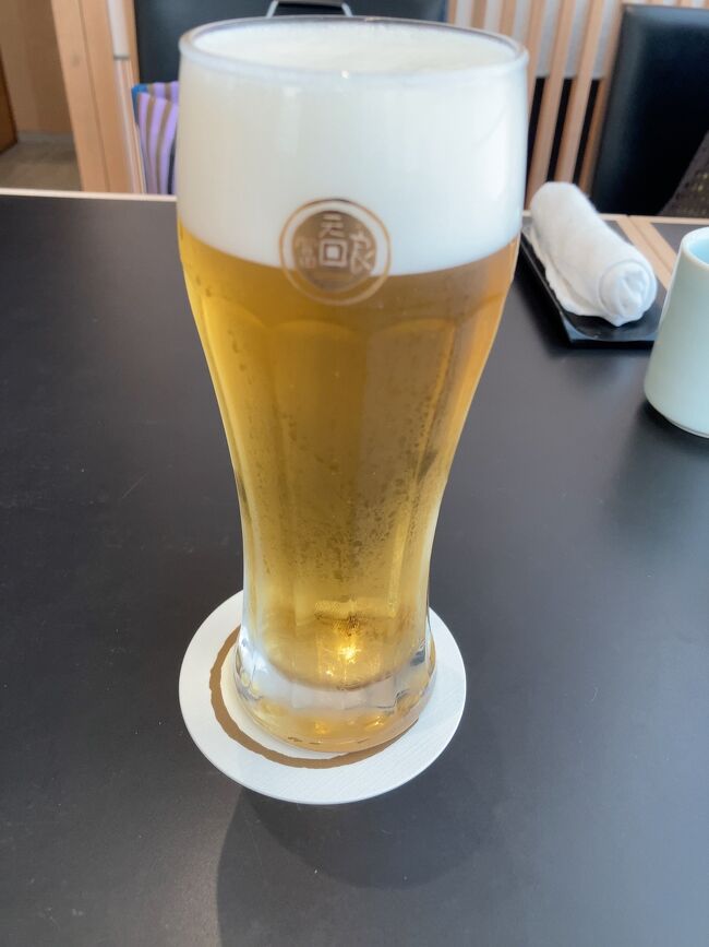 銀座の散策を楽しんだ後は夕食です。まだ日の高いうちから飲むビールは最高でした。