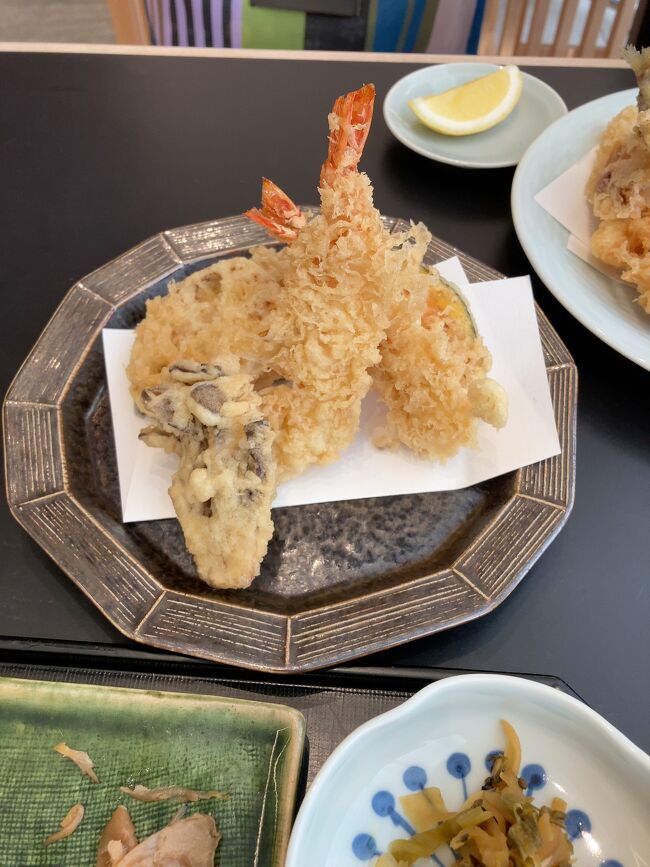 揚げたてのてはサクサクで美味しい。