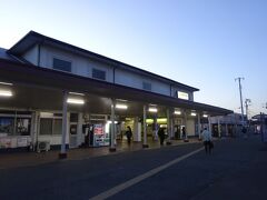 ＪＲ久里浜駅。
そういえば、昨年東京湾フェリーに乗ったときもここからだったな。