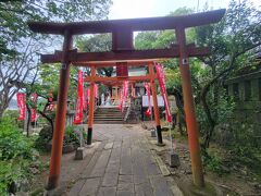 風頭公園から、亀山社中に向かう途中、お参りした若宮稲荷神社。
